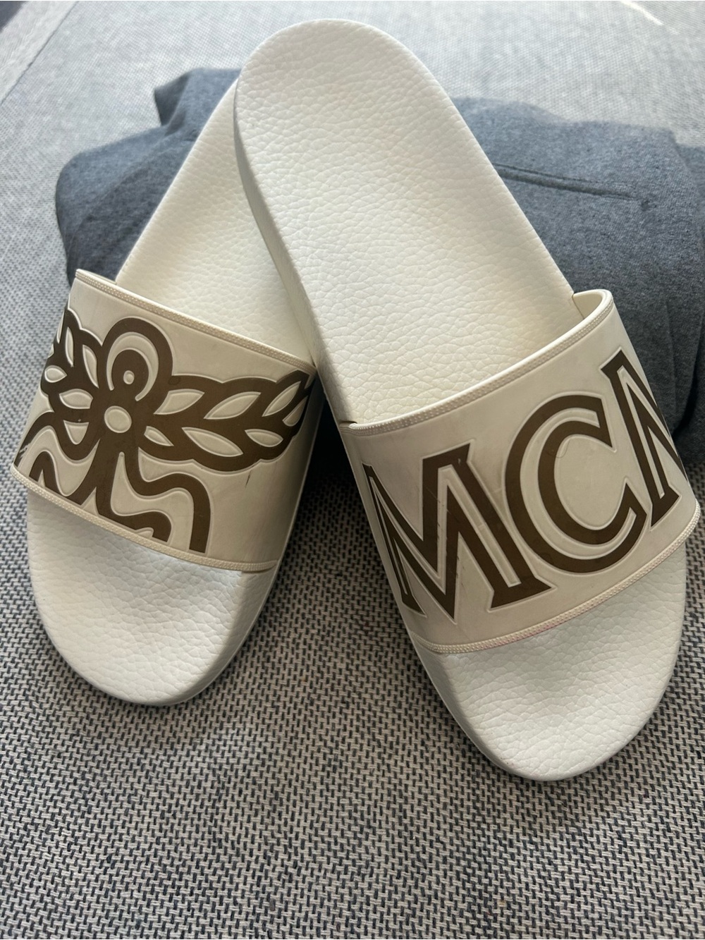 Men’s MCM slides